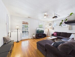 3320 W Grace St in Richmond, VA - Building Photo - Building Photo