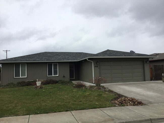 1498 Avalon Dr