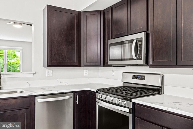 1 Harbour Heights Dr in Annapolis, MD - Building Photo - Building Photo