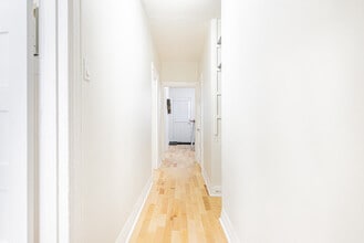 1010 Rue Saint-Philippe, Unit SI ID1295481P in Montréal, QC - Building Photo - Building Photo