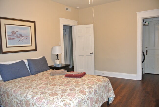 3545 Edwards Rd, Unit #2 in Cincinnati, OH - Foto de edificio - Building Photo