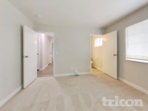 910 Donner Pass Rd, Unit #23 in Vallejo, CA - Building Photo - Building Photo