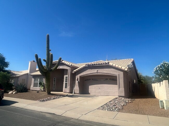 8984 N Clover Way in Tucson, AZ - Building Photo - Building Photo