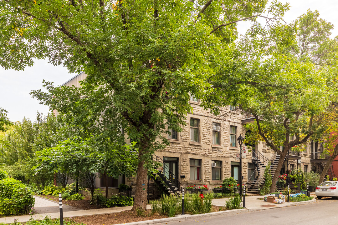 1223-1233 Plessis Rue in Montréal, QC - Building Photo