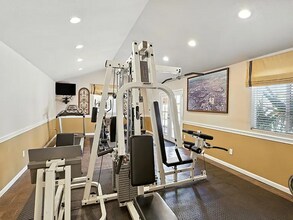 535 Woodside Oaks in Sacramento, CA - Building Photo - Building Photo