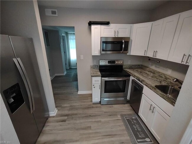 1517 Summit Ave, Unit B in Portsmouth, VA - Building Photo - Building Photo