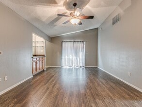 712 NW 137th St in Edmond, OK - Building Photo - Building Photo