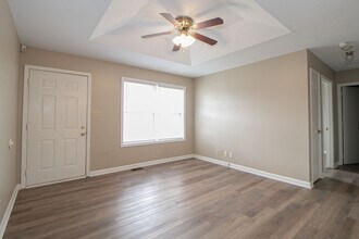 581 Oakmont Dr in Clarksville, TN - Building Photo - Building Photo