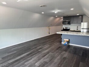 29522 Euclid Ave in Wickliffe, OH - Building Photo - Building Photo