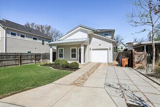 3014 E 14th 1/2 St in Austin, TX - Building Photo - Building Photo