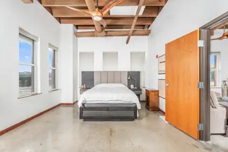 1114 Elm St in Carrollton, TX - Building Photo - Building Photo