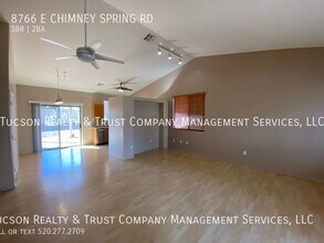 8766 E Chimney Spring Dr in Tucson, AZ - Building Photo - Building Photo