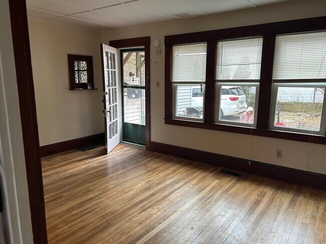 5 Perry Ave in Concord, NH - Building Photo - Building Photo