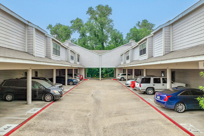 Parkwood Creek Condominiums in Dallas, TX - Building Photo - Building Photo