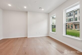 214 Jessie Pl in New Brunswick, NJ - Building Photo - Building Photo