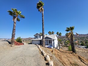 23149 Biggs Ln in Canyon Lake, CA - Building Photo - Building Photo