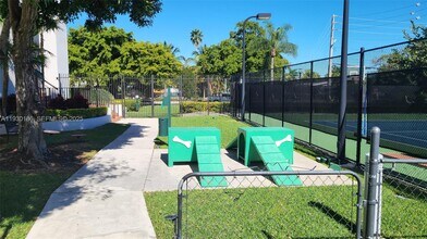 1000 Venetian Way, Unit 1502 in Miami Beach, FL - Building Photo - Building Photo