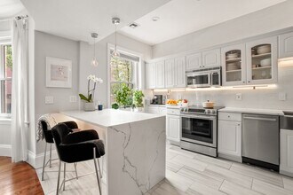 45 St Botolph St in Boston, MA - Building Photo - Building Photo