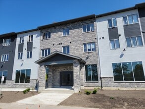 979 Russell Rd N in Russell, ON - Building Photo - Building Photo