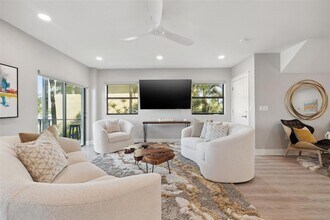 12404 Capri Cir N in Treasure Island, FL - Building Photo - Building Photo