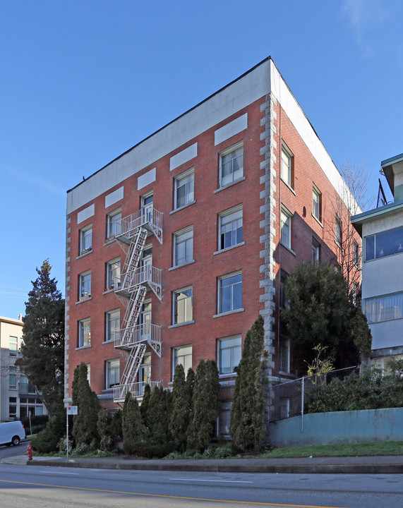 Royal Mansions in Vancouver, BC - Building Photo