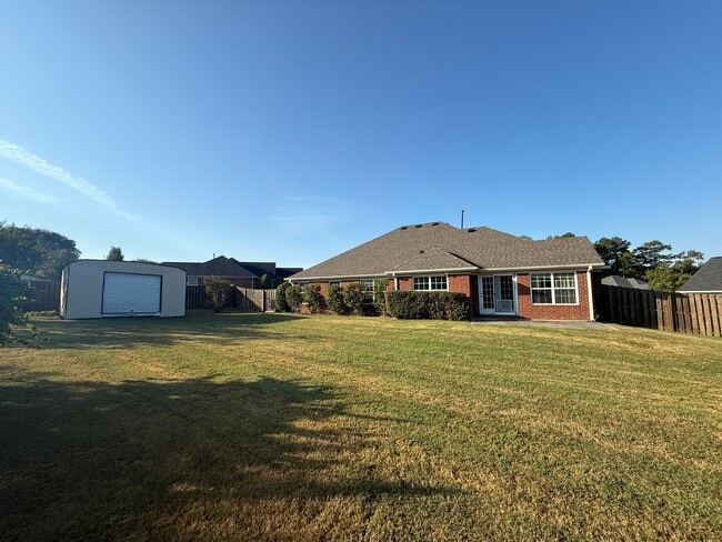 2061 Lake Forest Dr in Grovetown, GA - Building Photo - Building Photo
