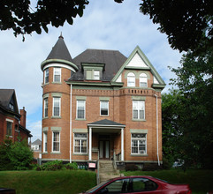 328-330 S Pacific Ave in Pittsburgh, PA - Building Photo - Building Photo