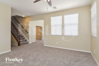 10032 S Silver Cliff St in Las Vegas, NV - Building Photo - Building Photo