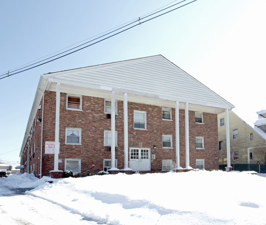 535 Westminster Ave in Elizabeth, NJ - Building Photo