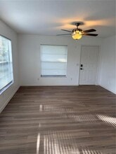 1203 E 5th Ave in Mount Dora, FL - Foto de edificio - Building Photo