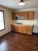 921 Walnut St, Unit B in Elmira, NY - Building Photo