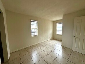 610 33rd St in West Palm Beach, FL - Building Photo - Building Photo