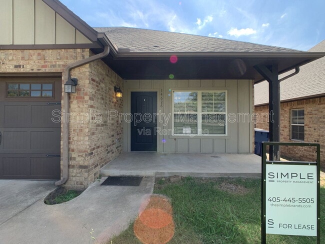 14628 1st St in Choctaw, OK - Foto de edificio - Building Photo