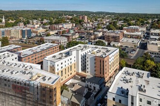 49 S Day St in Orange, NJ - Building Photo - Building Photo