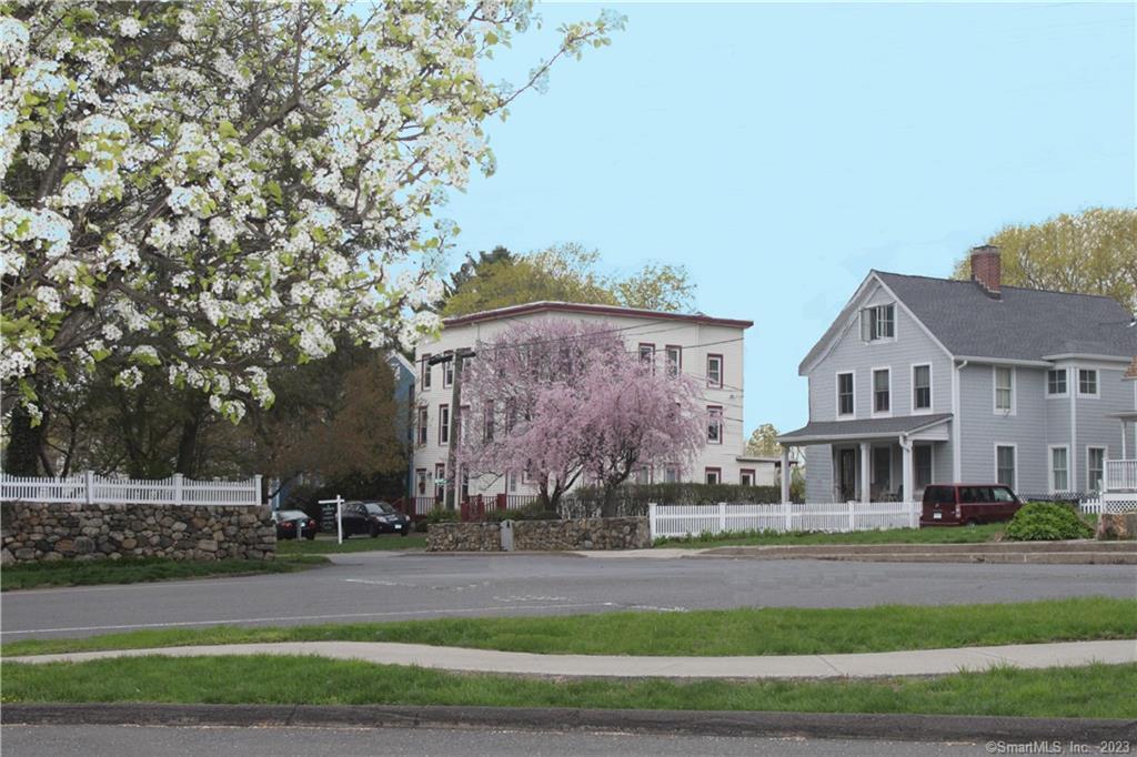 192 High Ridge Ave in Ridgefield, CT - Building Photo