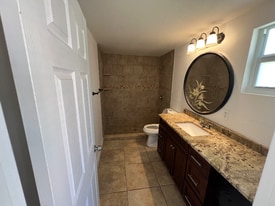 2722 SE 16th Pl in Cape Coral, FL - Building Photo