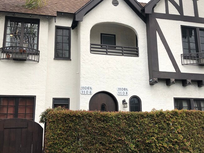 1106 S Doheny Dr, Unit 1106.5 in Los Angeles, CA - Foto de edificio - Building Photo