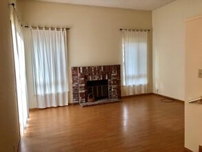 82 Crown Cir in South San Francisco, CA - Building Photo - Building Photo