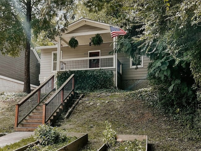 property at 812 Federal St