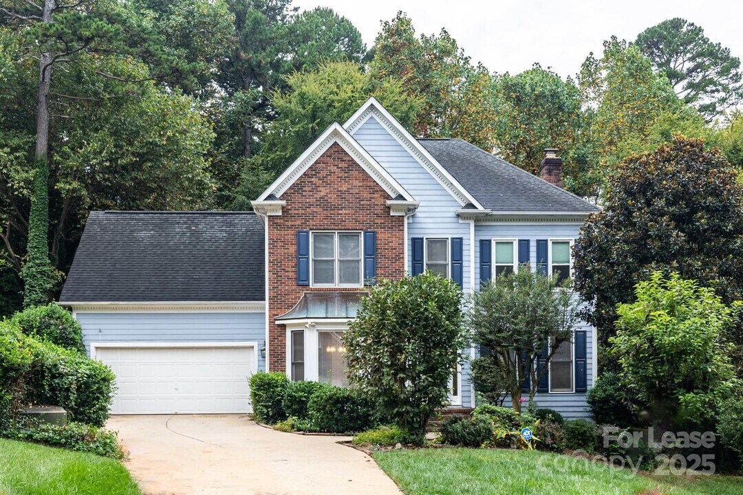 5238 Downing Creek Dr in Charlotte, NC - Building Photo