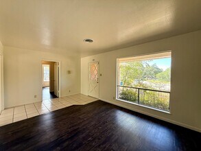 2711 Little John Ln in Austin, TX - Building Photo - Building Photo