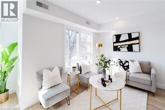 825 Stirling Ave S in Kitchener, ON - Building Photo - Building Photo