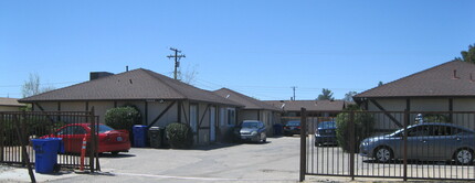 12222 Kiowa Rd in Apple Valley, CA - Building Photo - Building Photo