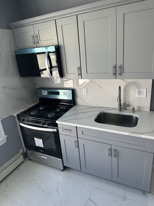 278 E Cottage St, Unit 2 in Boston, MA - Foto de edificio