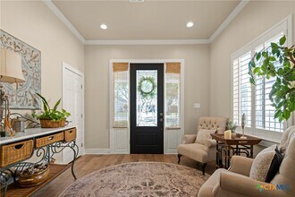 2216 Garden Ct in San Marcos, TX - Foto de edificio - Building Photo