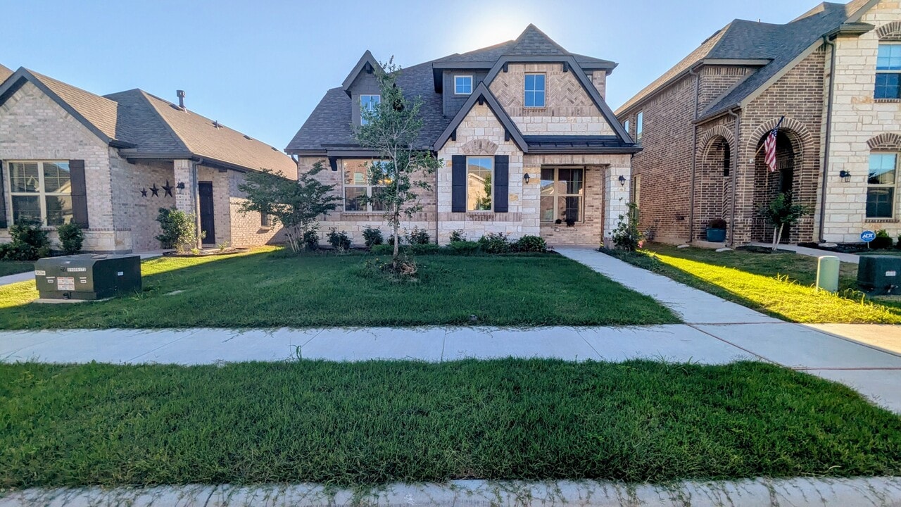 16933 Sophora Ave in Justin, TX - Building Photo