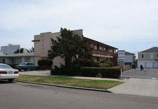 La Playa Villas in San Diego, CA - Building Photo - Building Photo