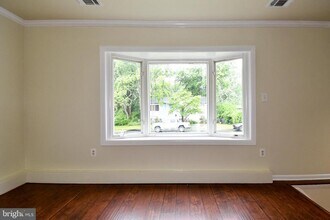 13303 Huntington Ln in Woodbridge, VA - Building Photo - Building Photo