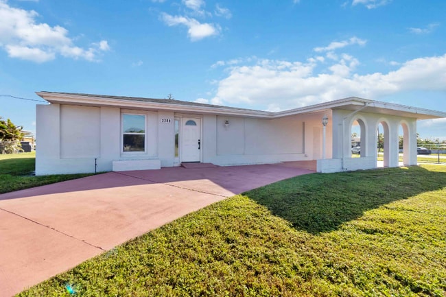 2288 Harbor Blvd
