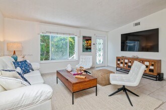 133 E Silver Palm Ave in Tavernier, FL - Building Photo - Building Photo